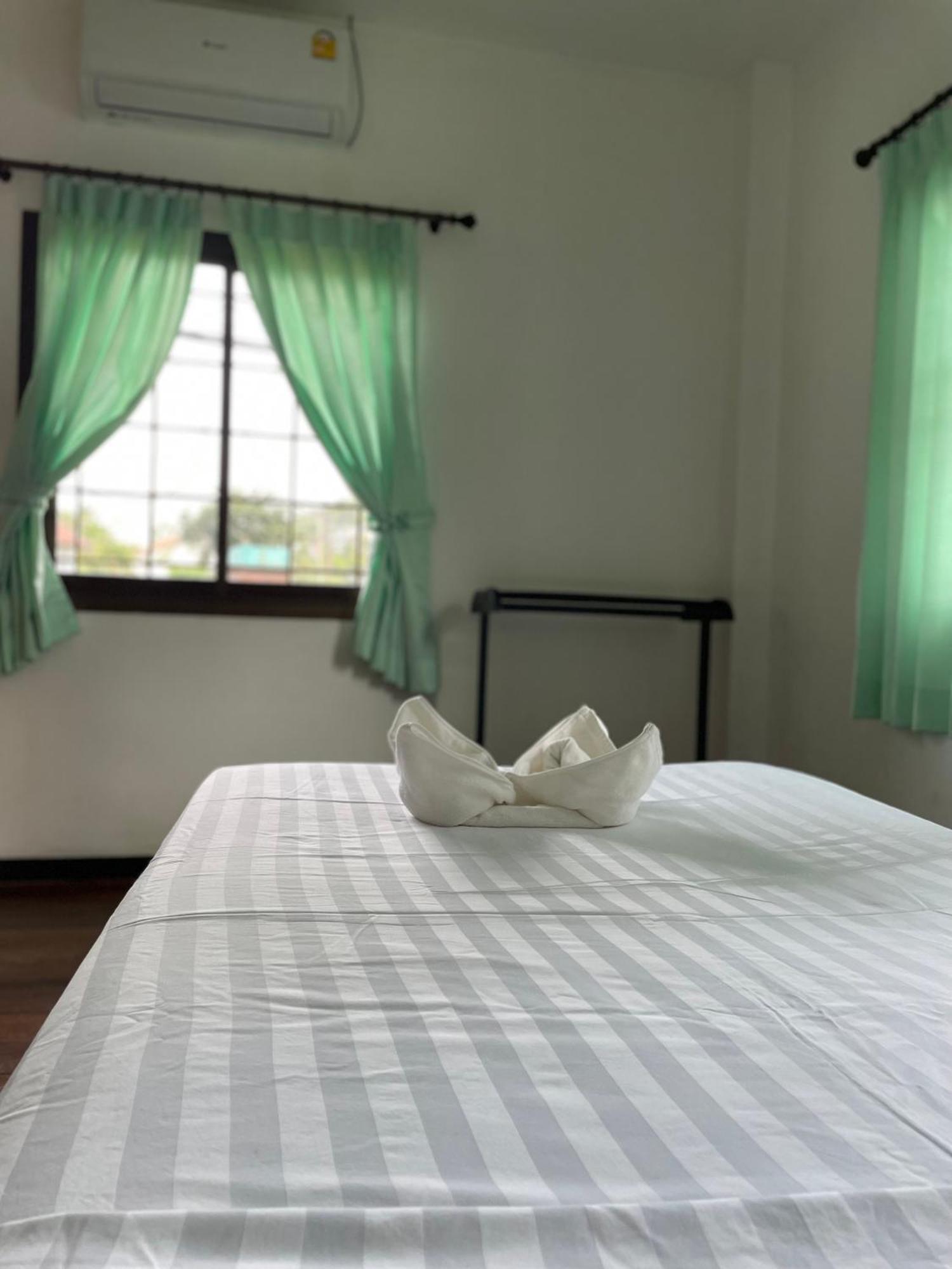 Sunrise Beach Villa Сурат Тхани Стая снимка
